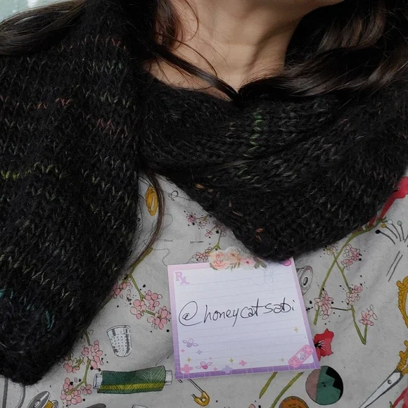 Hand Knit Bolero Shrug - Picture 5 of 5